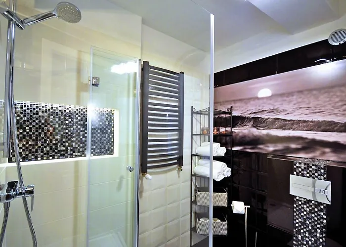 Luxury Marina קולובז'ג