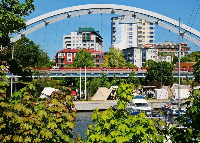 Luxury Marina דירה *